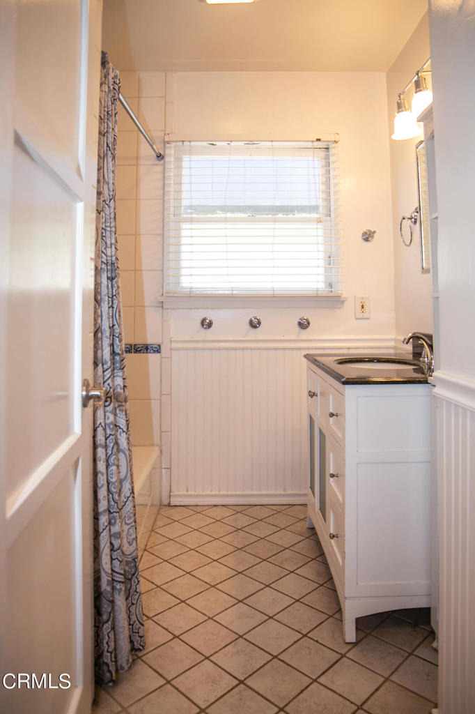 7601 Flight Avenue - Photo 17