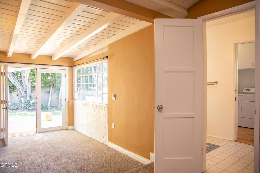 7601 Flight Avenue - Photo 15