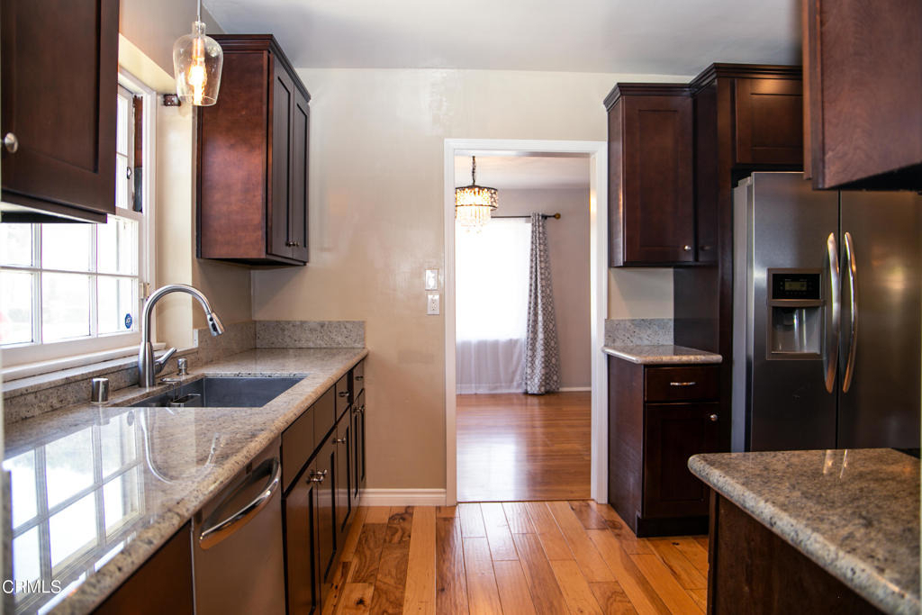 7601 Flight Avenue - Photo 7