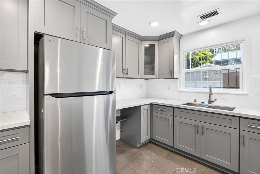 2860 Pacific - Photo 25