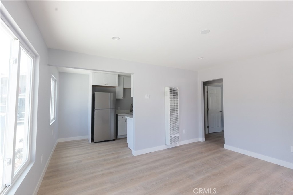 651 Ward - Photo 3