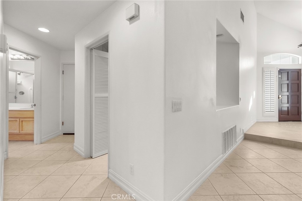 19 Obispo - Photo 15