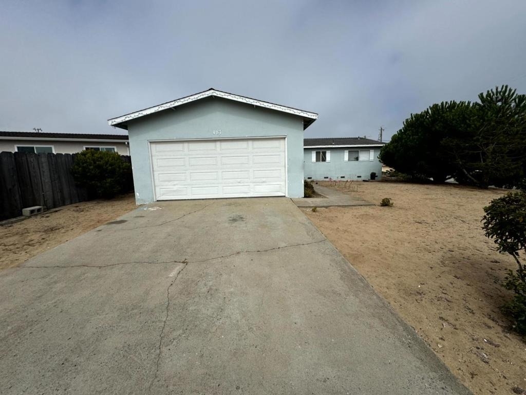 487 Larson Court - Photo 1