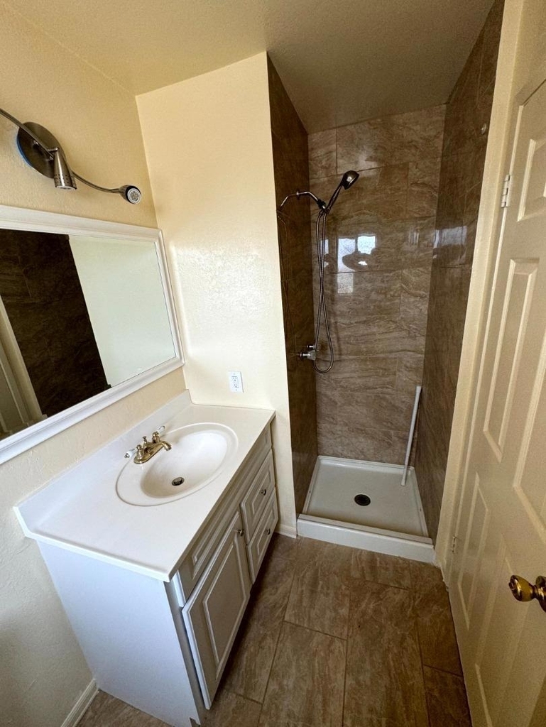 487 Larson Court - Photo 16