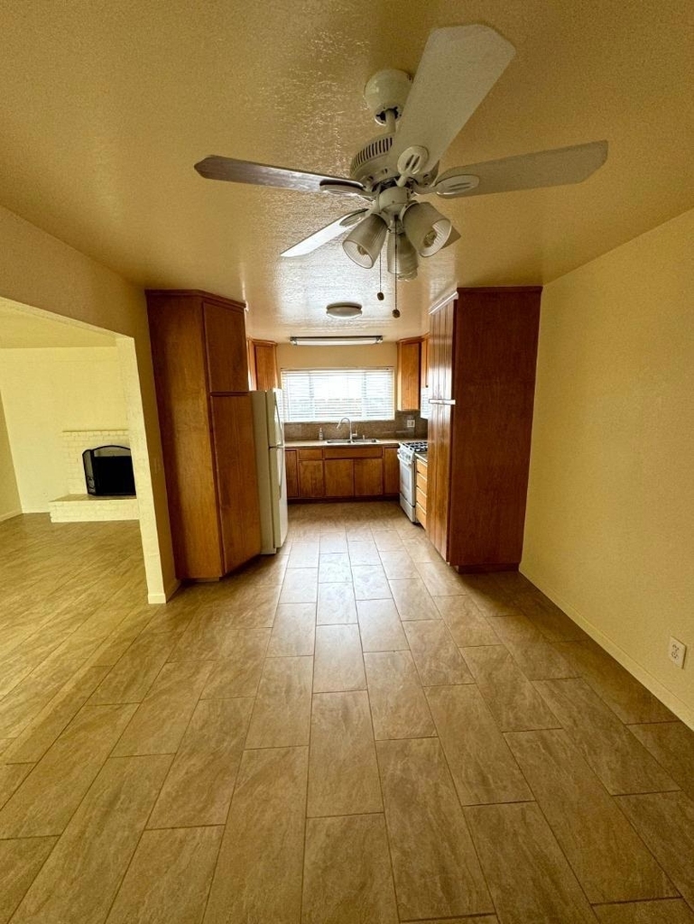 487 Larson Court - Photo 3