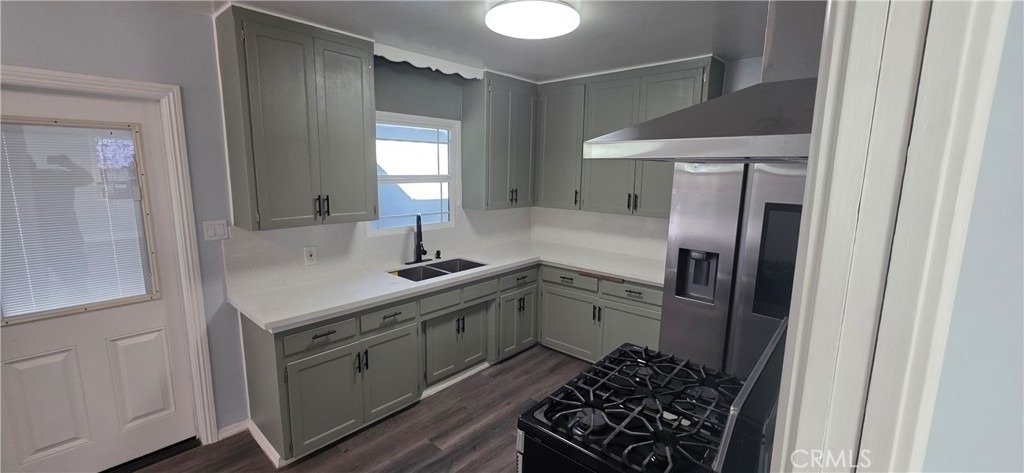 1498 Powell Way - Photo 2