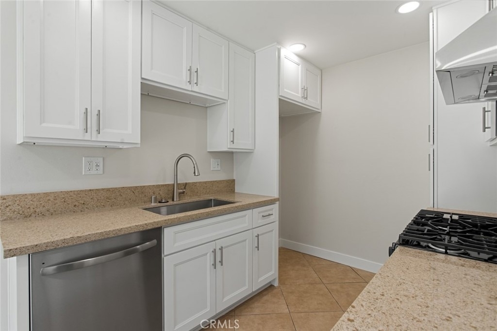 2963 Elgin Drive - Photo 3