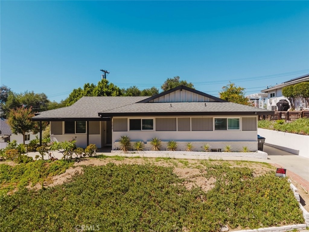 11017 Sevenhills Drive - Photo 0