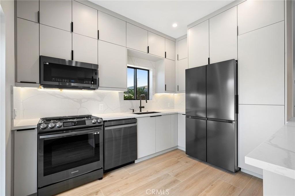 9601 N Clybourn Avenue - Photo 8