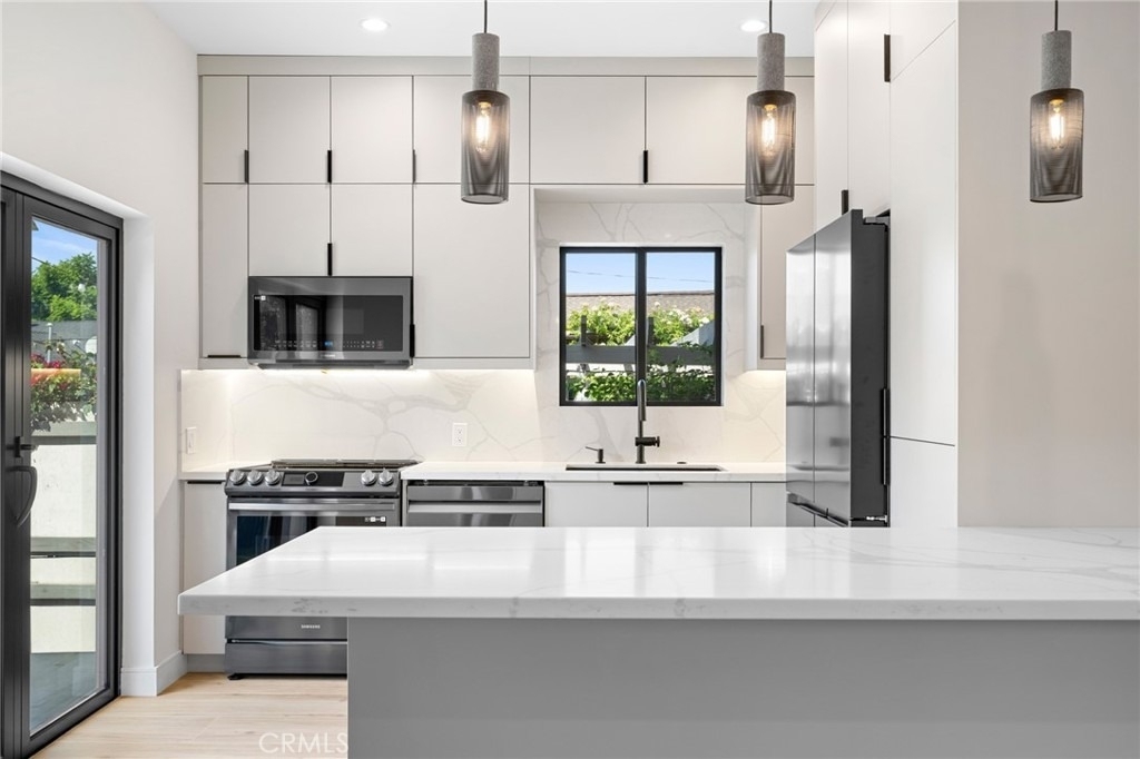 9601 N Clybourn Avenue - Photo 7