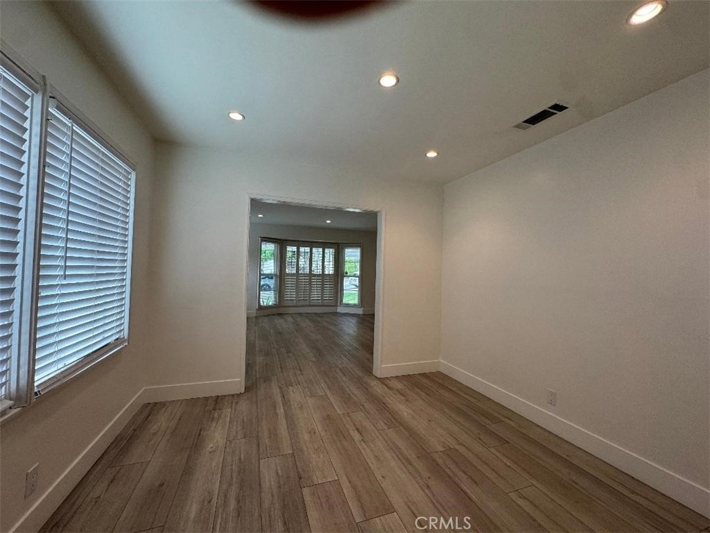 2712 Canada Boulevard - Photo 2