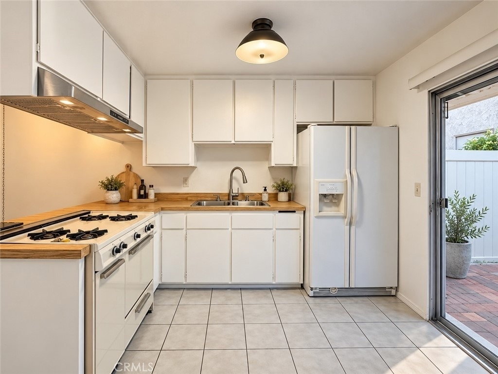 8093 Worthy Drive - Photo 2