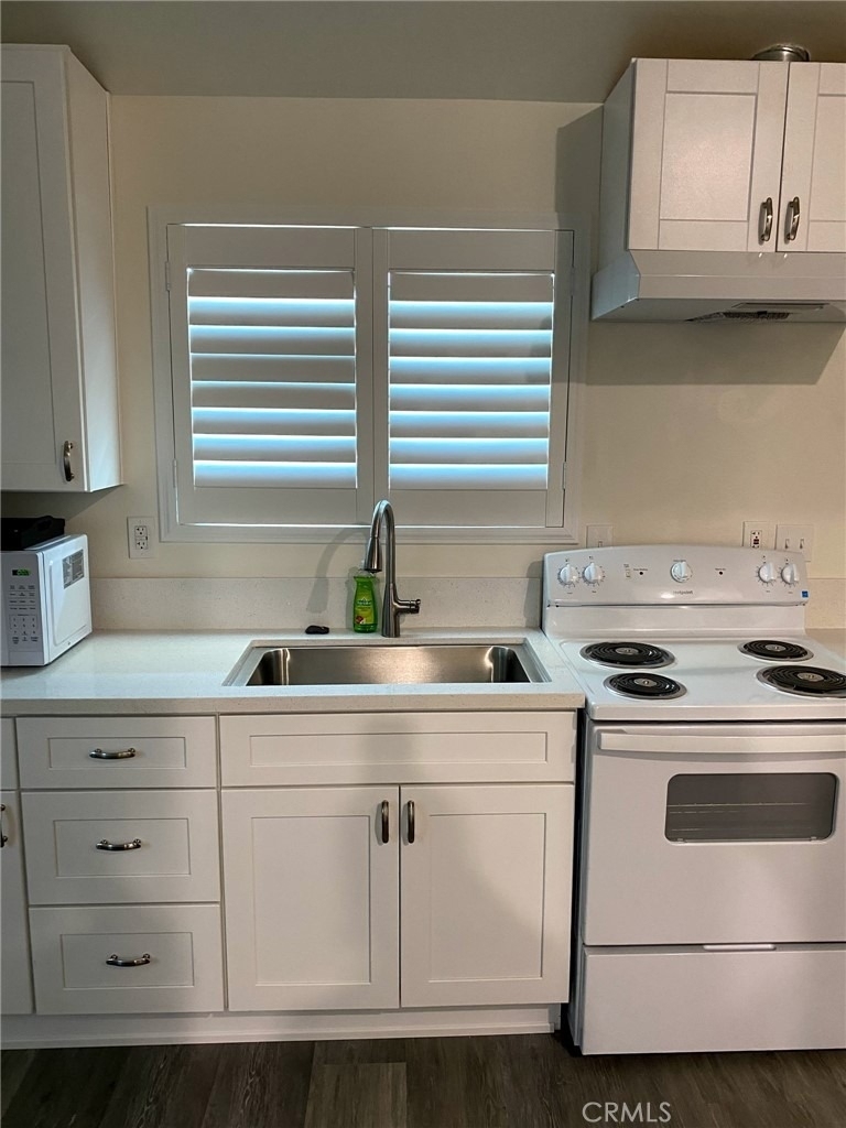 5482 Bonnie Street - Photo 4
