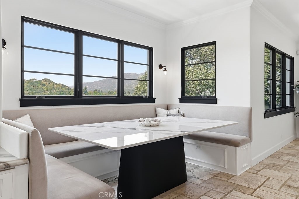 921 Monarch - Photo 8
