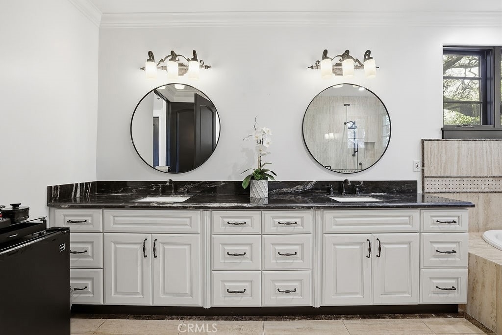 921 Monarch - Photo 27
