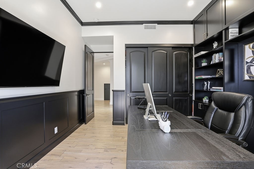 921 Monarch - Photo 34