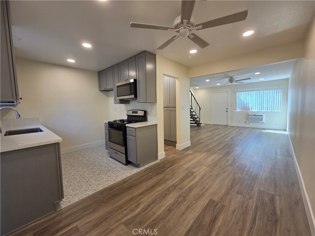 4545 Canoga Street - Photo 0