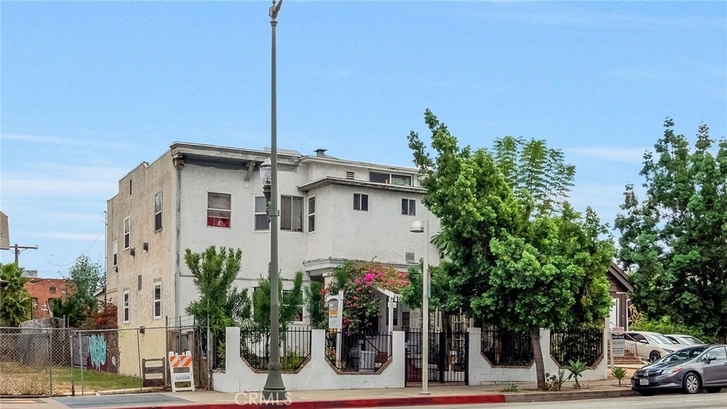 110 S Soto Street - Photo 1