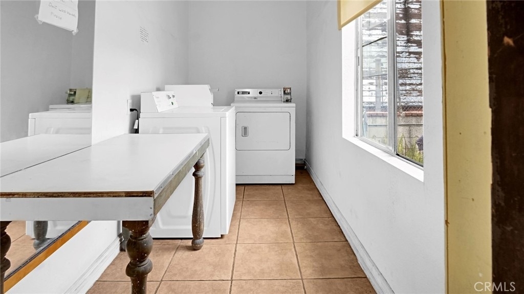 110 S Soto Street - Photo 20