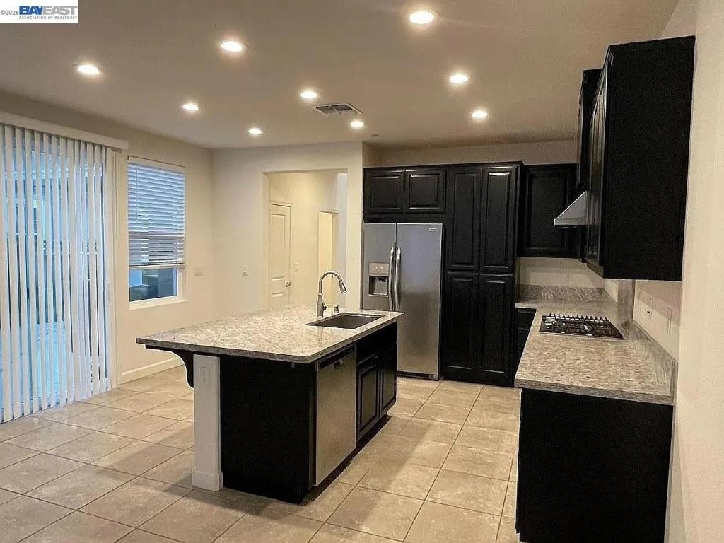 538 E Marcello Ave - Photo 4