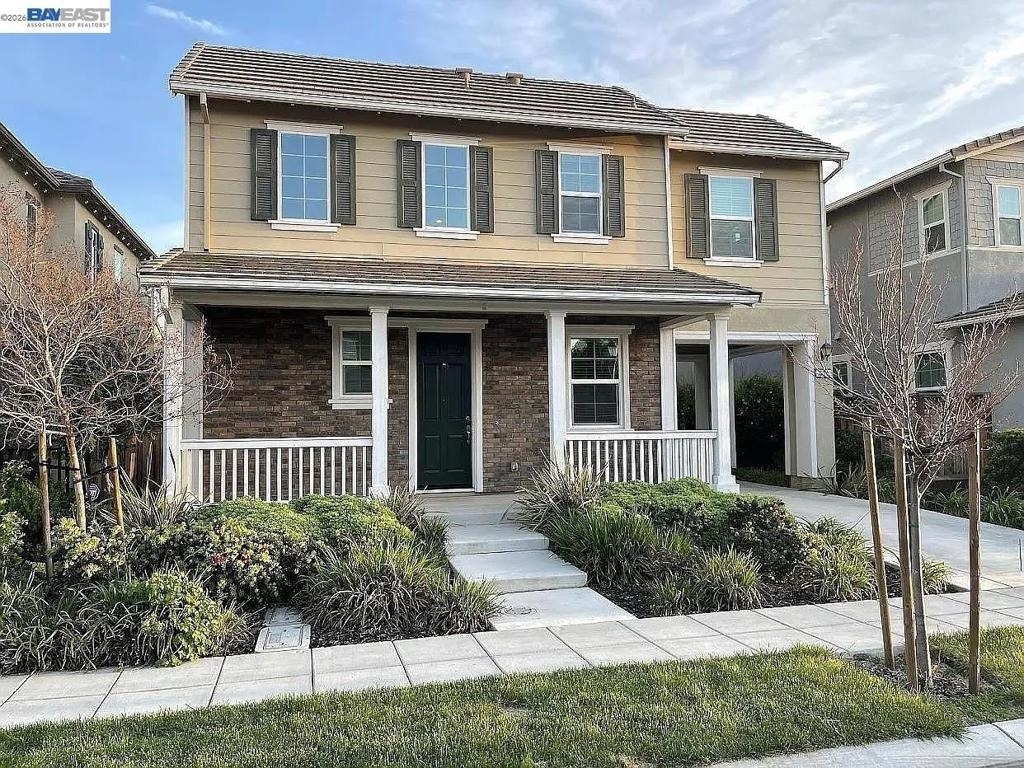 538 E Marcello Ave - Photo 0