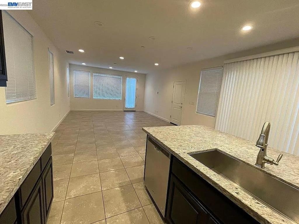 538 E Marcello Ave - Photo 6