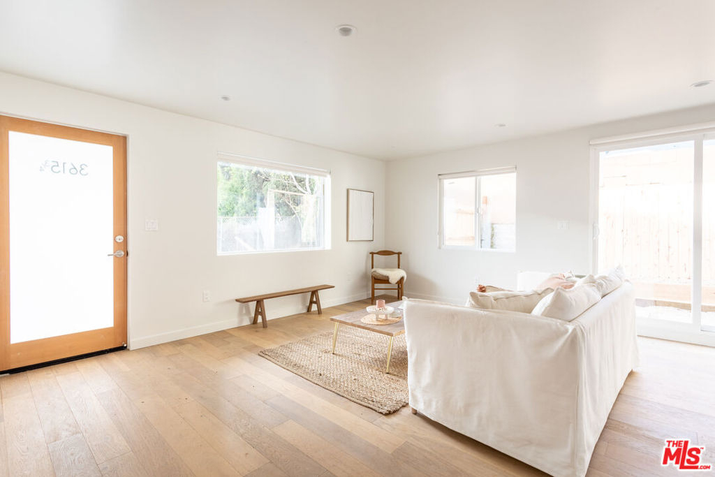 3615 3/4 Bellevue Avenue - Photo 2