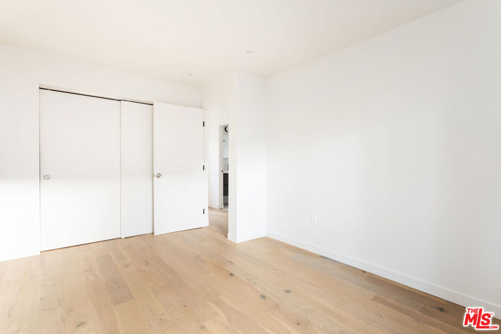 3615 3/4 Bellevue Avenue - Photo 5
