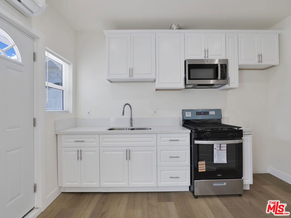 527 1/2 N 90th Street - Photo 2