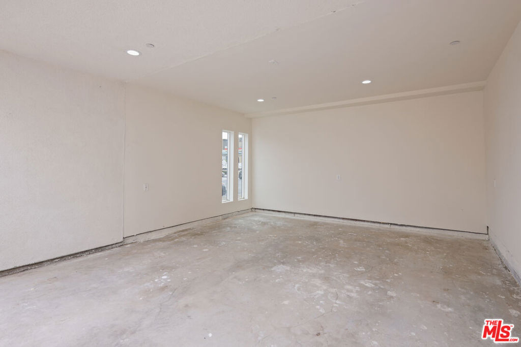 2700 Larga Drive - Photo 29