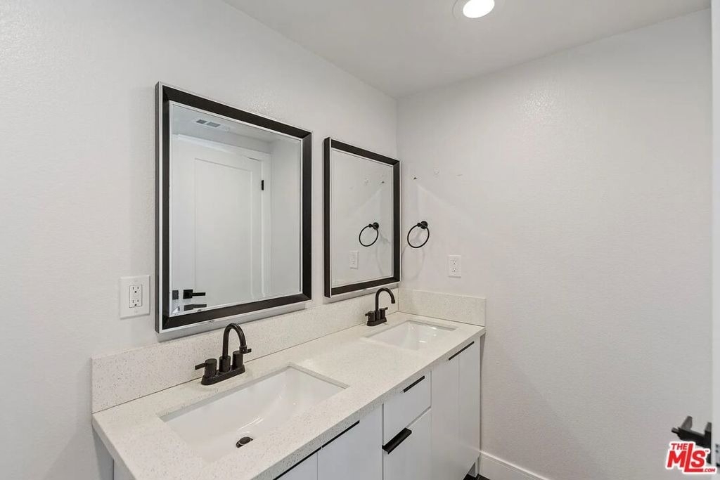 1724 Menlo Avenue - Photo 6