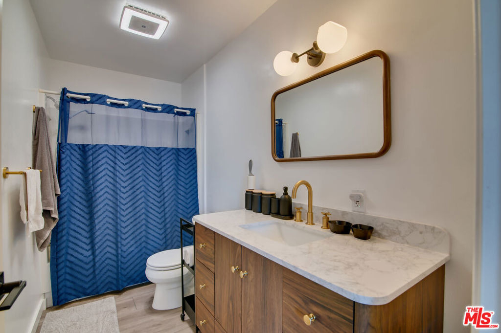 4750 Templeton Street - Photo 18
