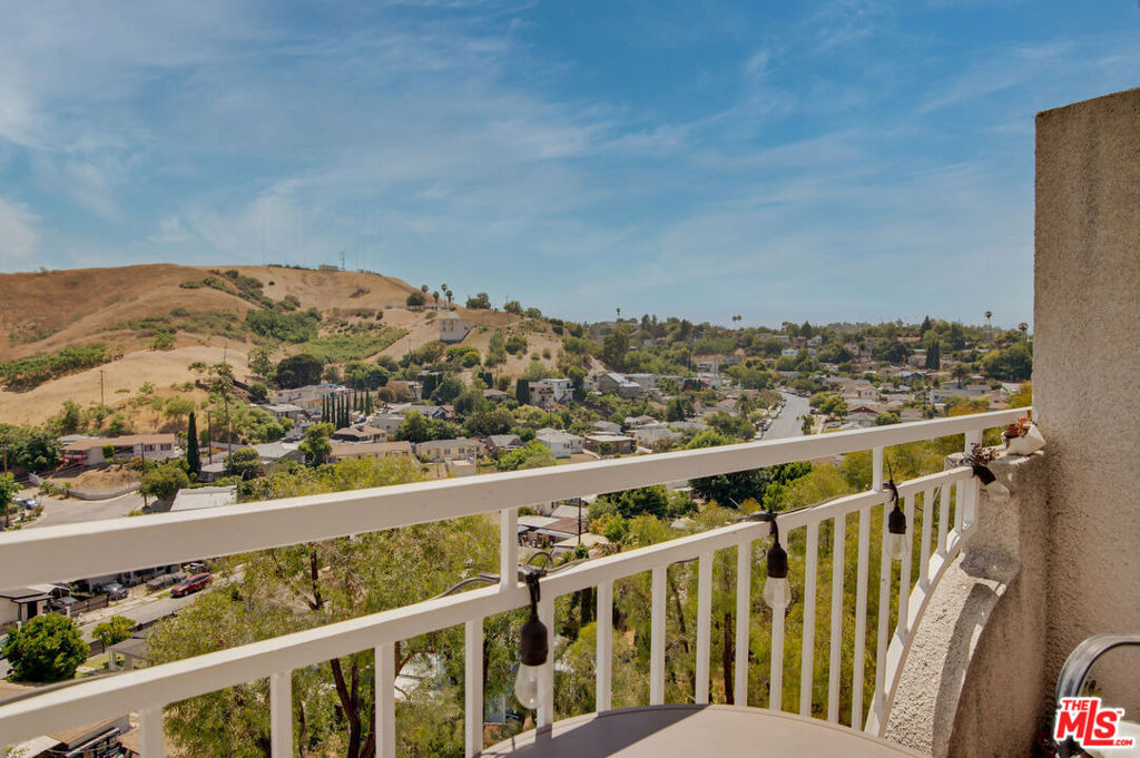 4750 Templeton Street - Photo 24