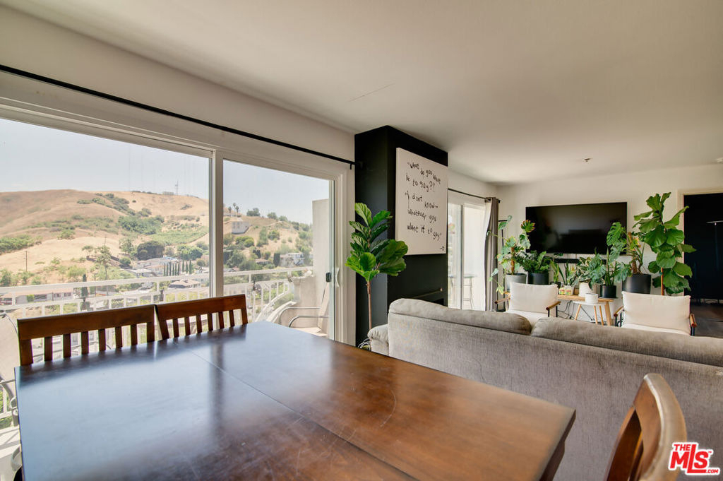 4750 Templeton Street - Photo 4