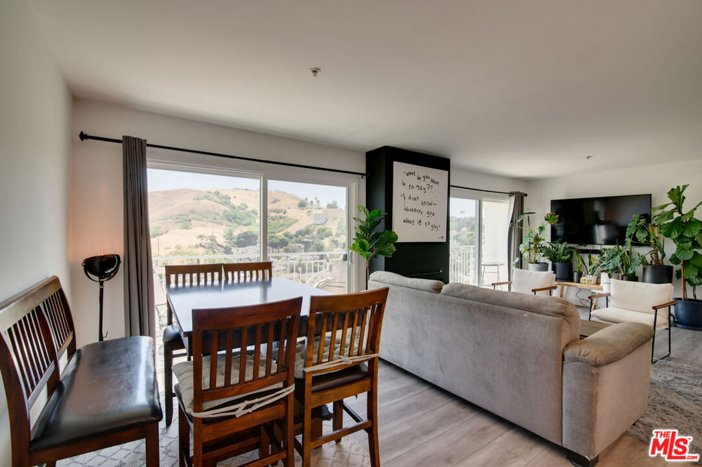 4750 Templeton Street - Photo 3