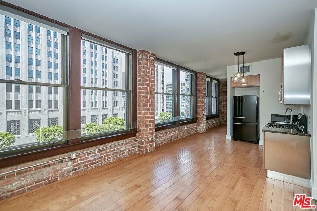 460 S Spring Street - Photo 0