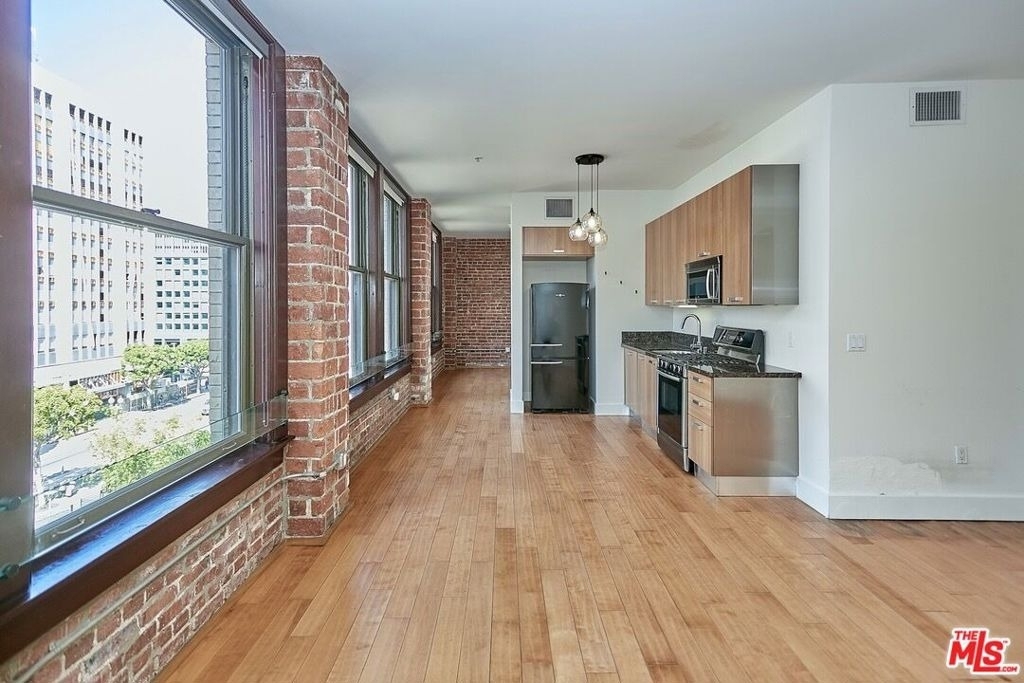 460 S Spring Street - Photo 1