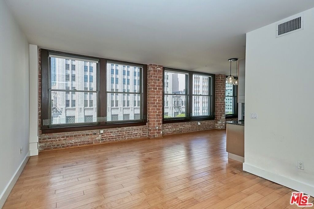 460 S Spring Street - Photo 3