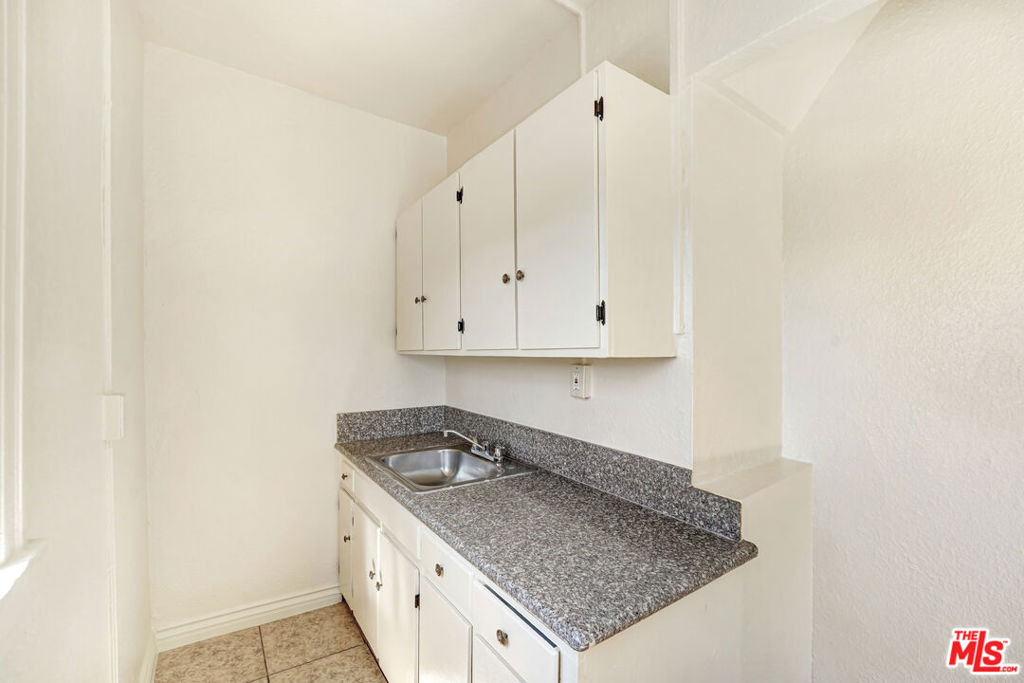807 S Fedora Street - Photo 10