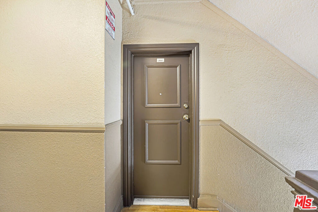 807 S Fedora Street - Photo 2