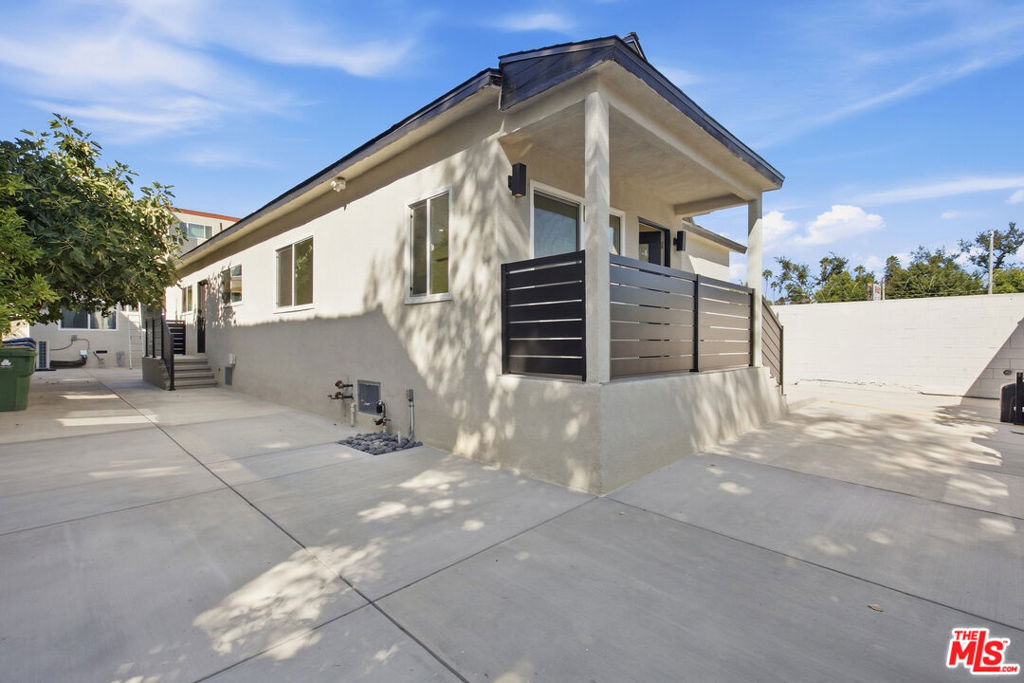 5915 Barton Avenue - Photo 15