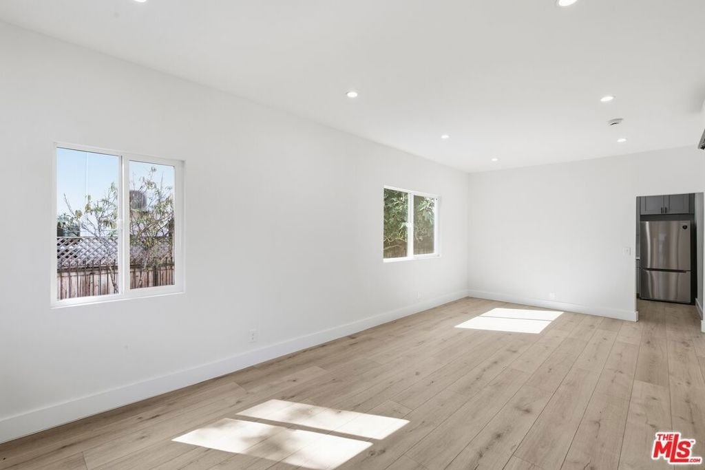 5915 Barton Avenue - Photo 3