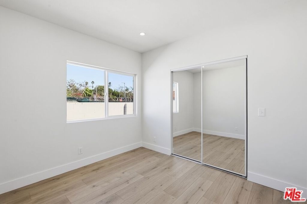 5915 Barton Avenue - Photo 5