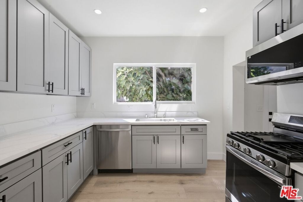 5915 Barton Avenue - Photo 0