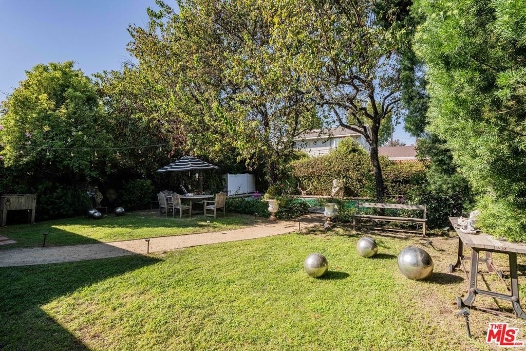 13059 Addison Street - Photo 22