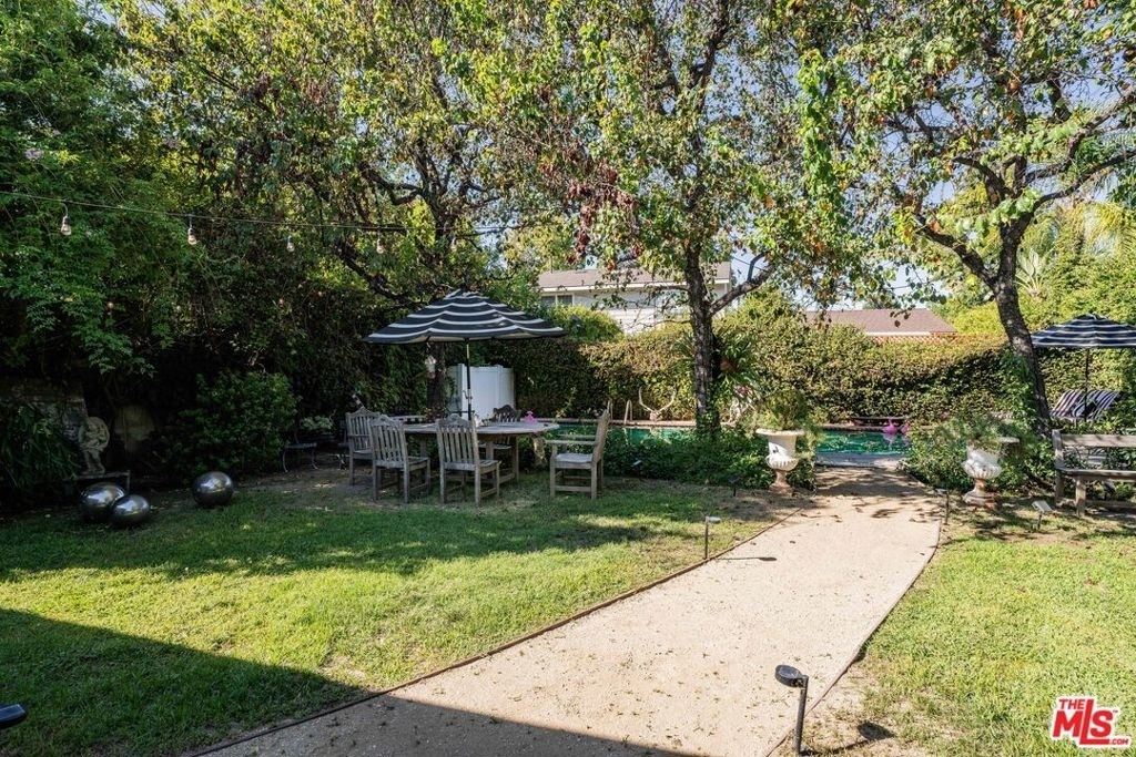 13059 Addison Street - Photo 25