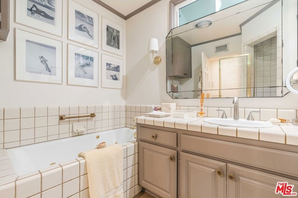 13059 Addison Street - Photo 18