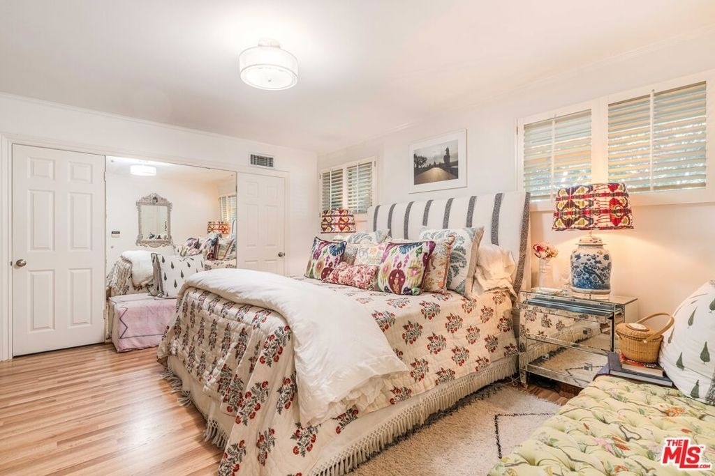 13059 Addison Street - Photo 19