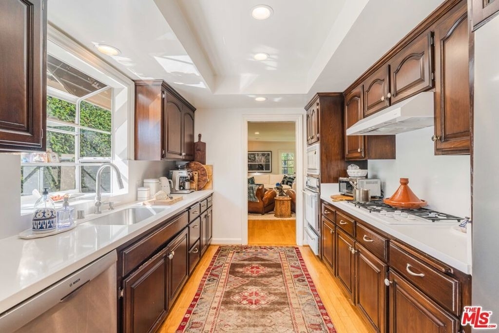 13059 Addison Street - Photo 13