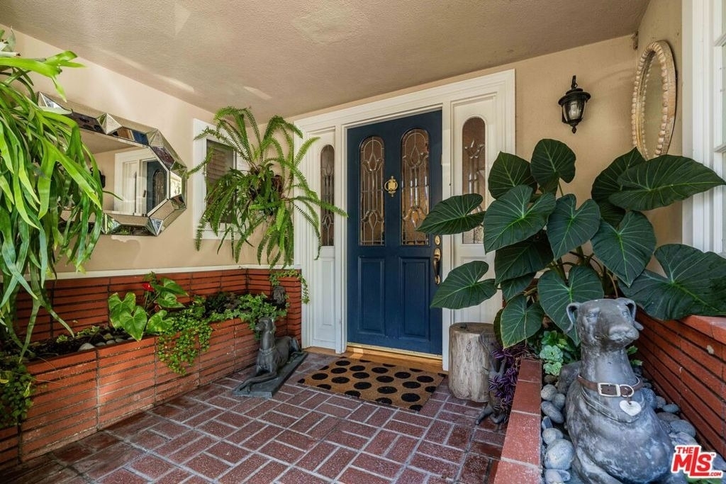 13059 Addison Street - Photo 2